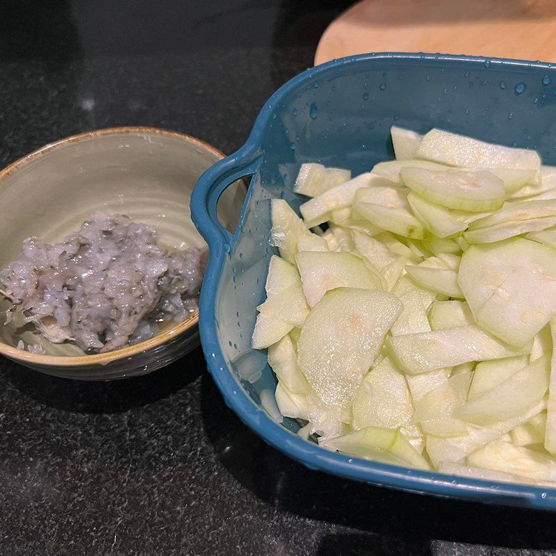 Step 1 Prepare Ingredients for Shrimp Soup with Striped Gourd