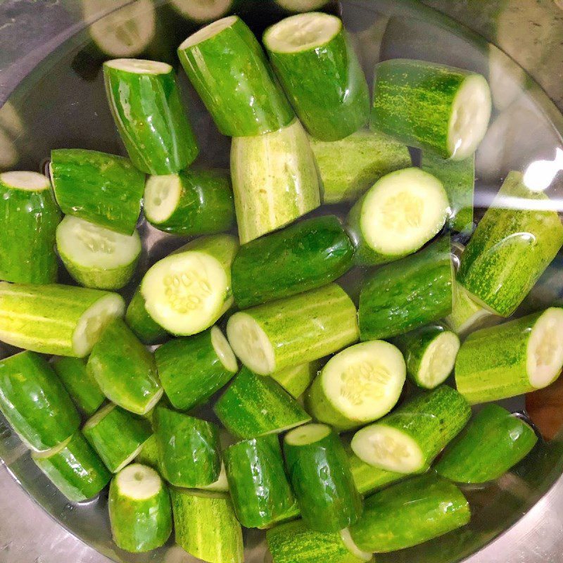 Step 1 Prepare the Ingredients for Stewed Chicken Feet with Peanuts and Cucumbers