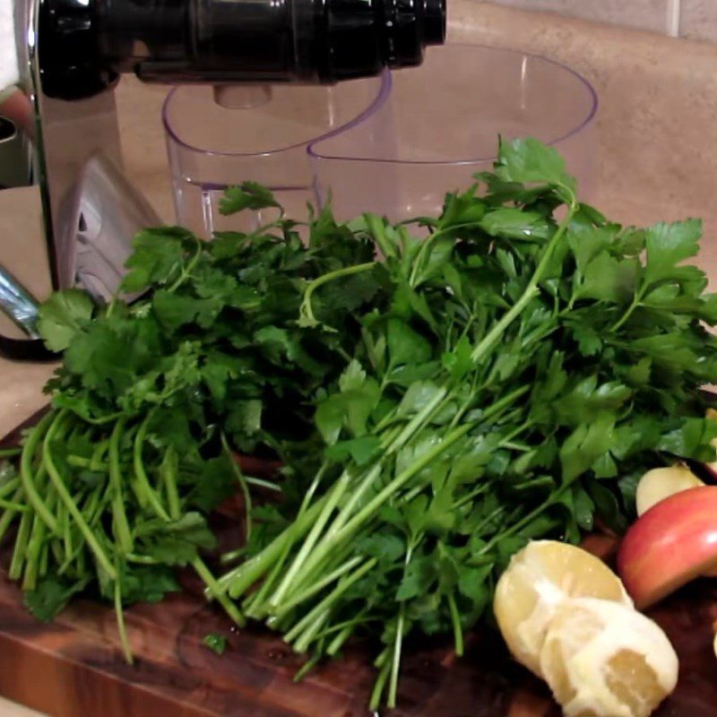 Step 1 Prepare Ingredients for Parsley Juice (Vietnamese Coriander Juice)