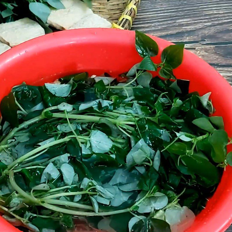 Step 1 Prepare the ingredients for Vegetarian Water Spinach Salad