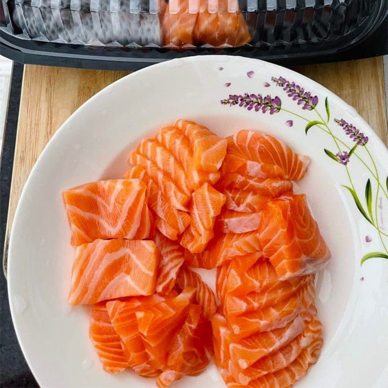 Step 1 Prepare the ingredients for Marinated Salmon (Recipe shared by a user)