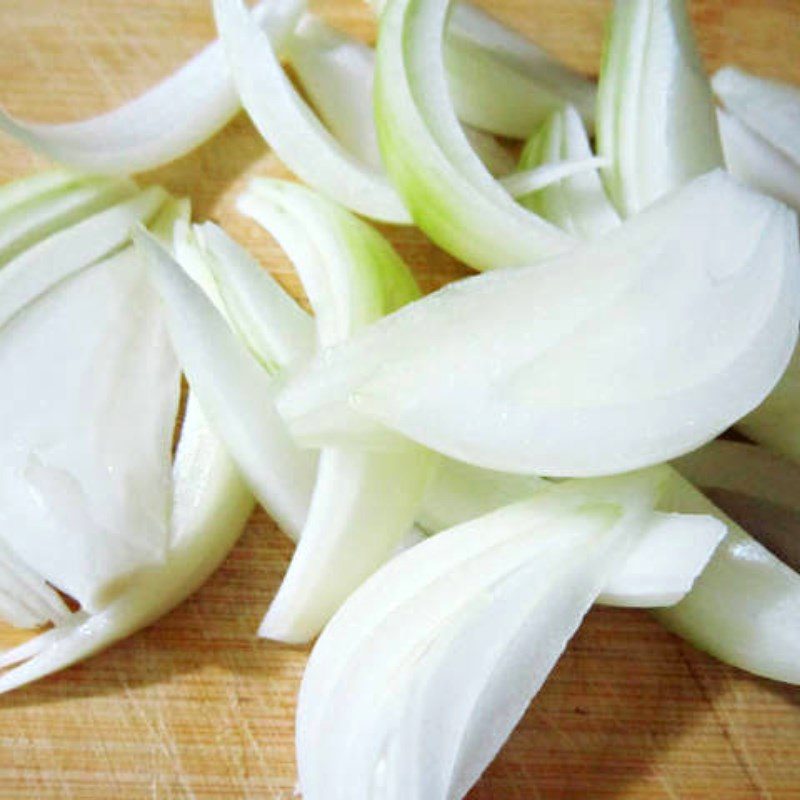 Step 1 Prepare the ingredients for stir-fried basa fish stomach