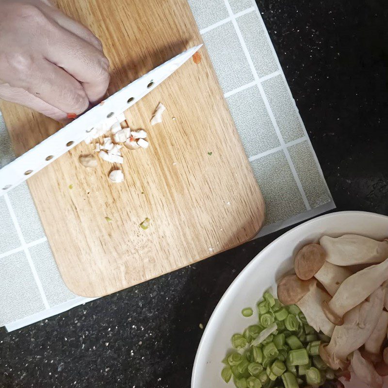 Step 1 Prepare the ingredients for Vegetarian Szechuan Tofu