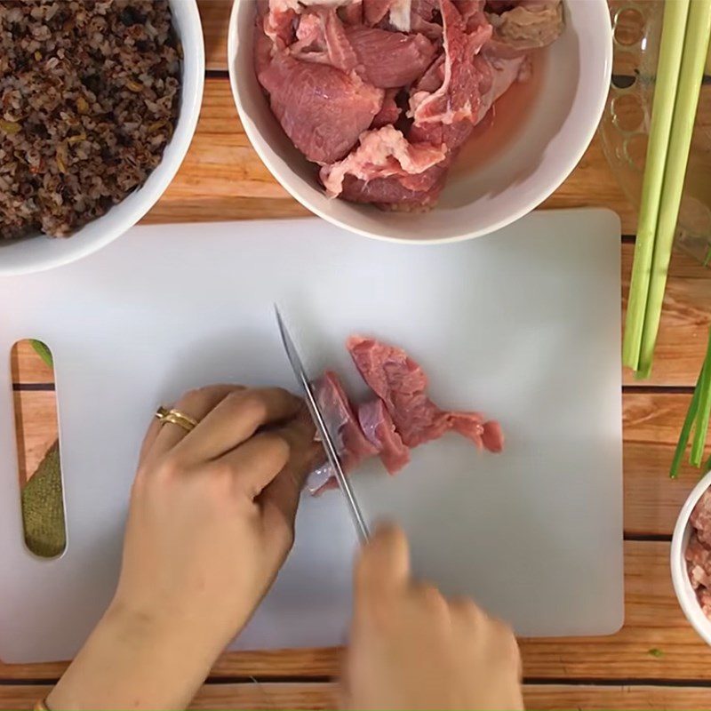 Step 1 Prepare the ingredients for Brown Rice Porridge with Beef