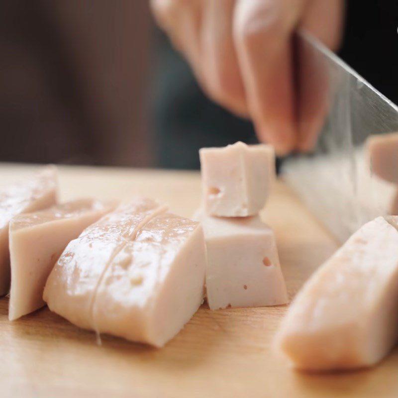 Step 1 Prepare ingredients for Sardine noodles with fish cake