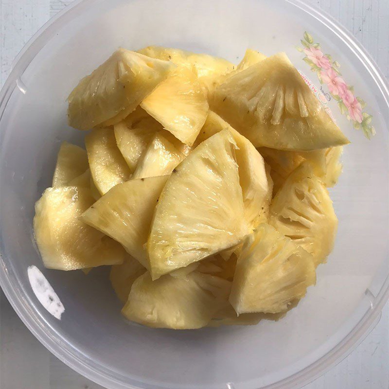 Step 1 Prepare ingredients for Sardine noodles with fish cake