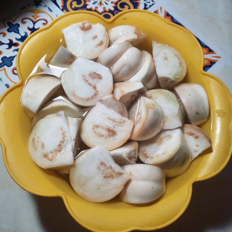 Step 1 Prepare the ingredients for Stir-fried White Eggplant