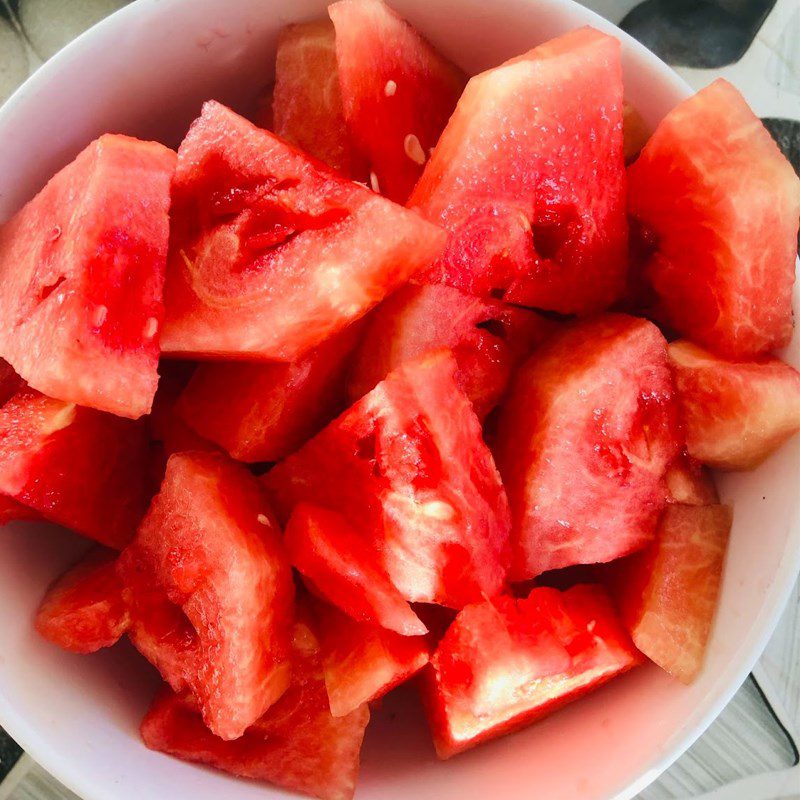 Step 1 Prepare the ingredients for Watermelon Guava Juice