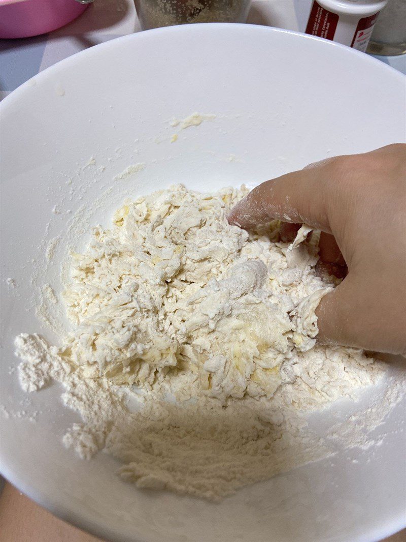 Step 1 Prepare ingredients for mini bread using an air fryer (recipe shared by a user)