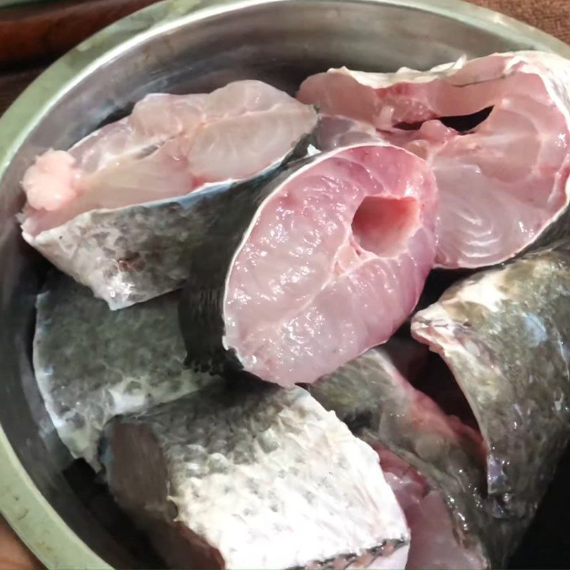 Step 1 Prepare the ingredients for Braised Snakehead Fish with Banana