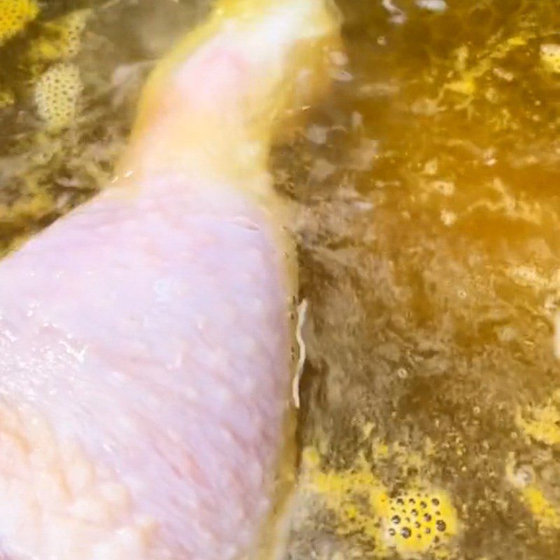 Step 1 Prepare the ingredients Garlic Sauce Chicken (Recipe shared from TikTok Cooking with TasteVN)