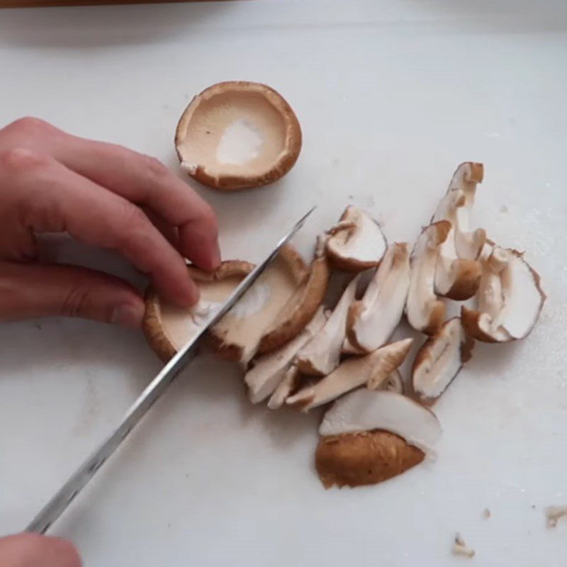 Step 1 Prepare the ingredients for Korean Dumpling Hot Pot