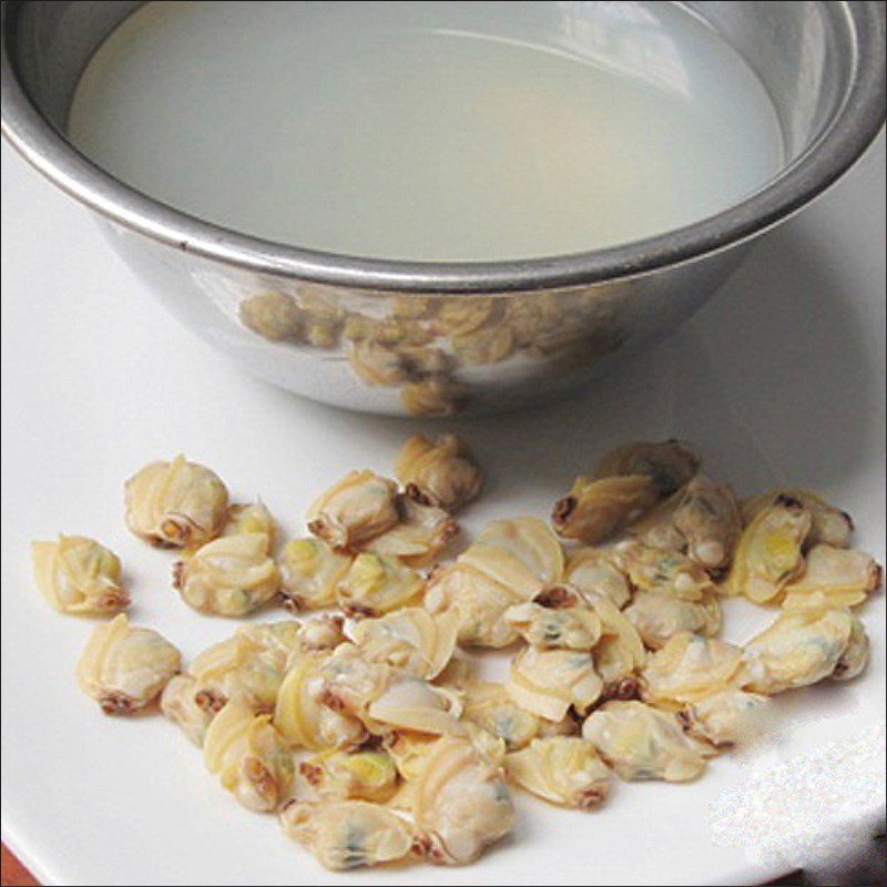 Step 1 Prepare the ingredients for Sour Clam Soup