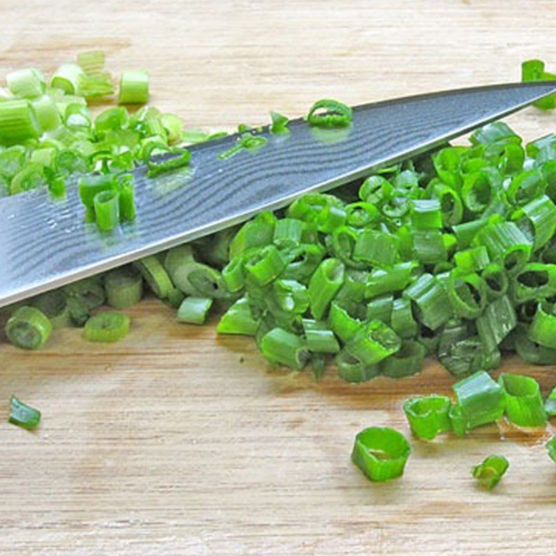 Step 1 Prepare the ingredients for Stir-fried Noodles with Lemongrass and Chili