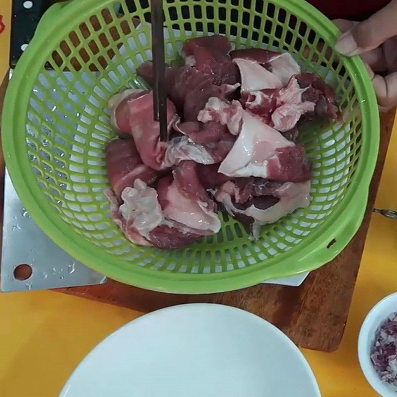 Step 1 Prepare the ingredients for beef tendon porridge