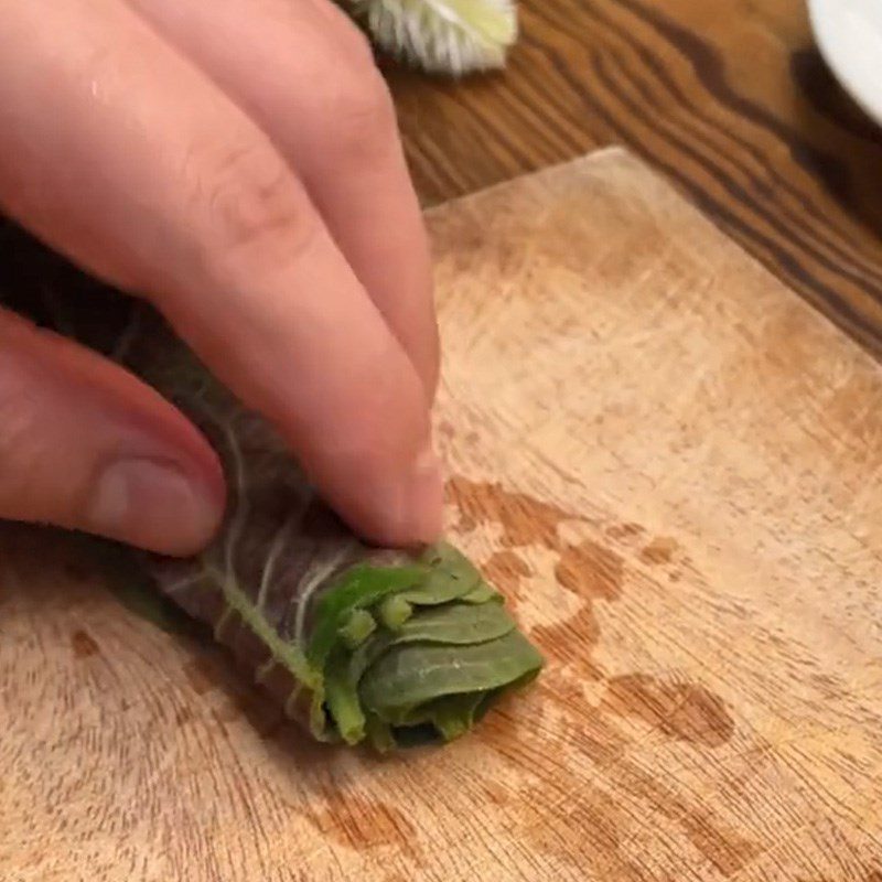 Step 1 Prepare the Ingredients for Fried Eggs with Vietnamese Knotweed Leaves (Recipe shared from TikTok Into the Kitchen with TasteVN)