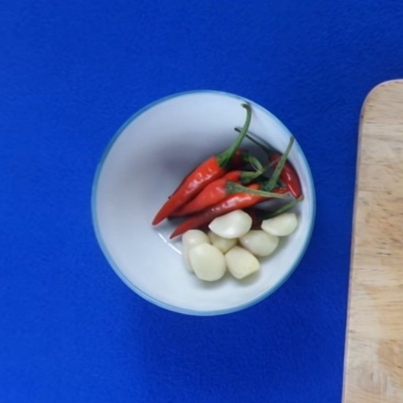 Step 1 Prepare the ingredients for Dipping sauce for snails with fermented fish sauce