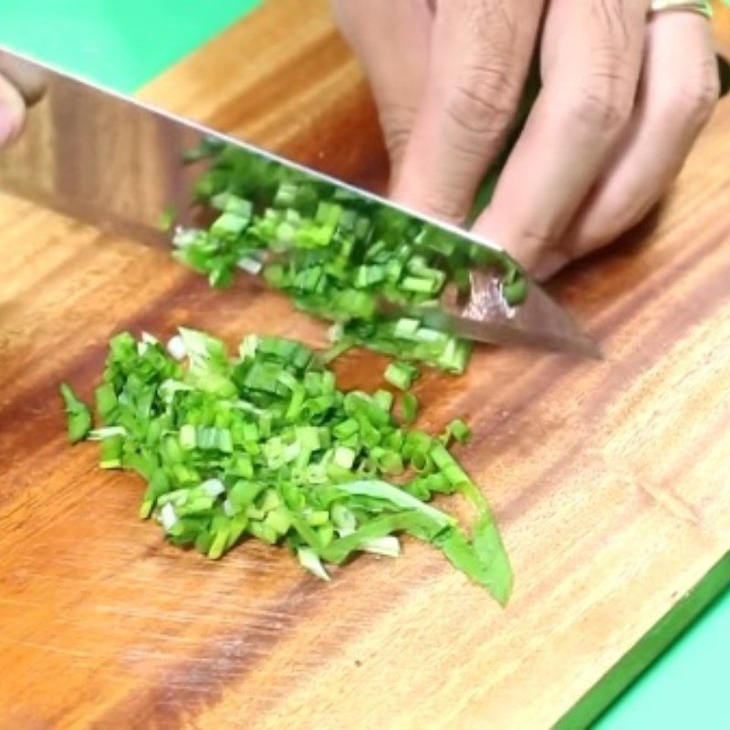 Step 1 Prepare ingredients for Thai-style snail dipping sauce