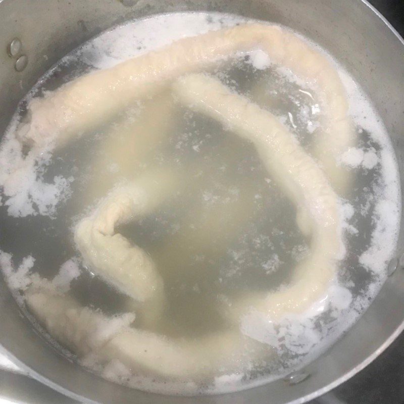 Step 1 Prepare the ingredients Fried Pork Intestines with Garlic and Chili