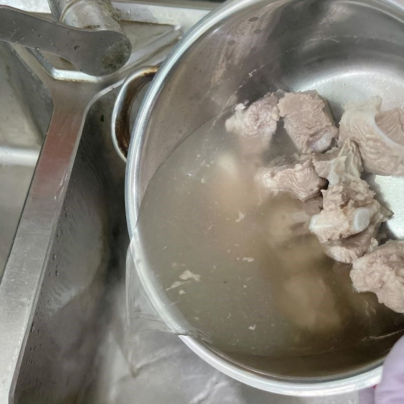 Step 1 Prepare the ingredients for minced pork rib porridge