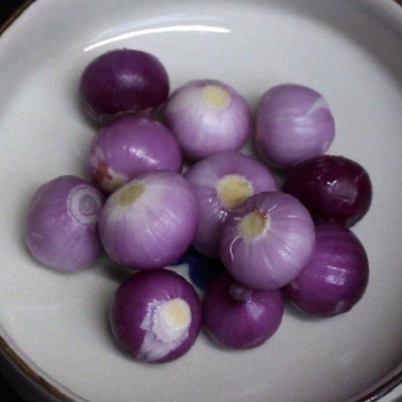 Step 1 Prepare ingredients for green plum braised pig trotters