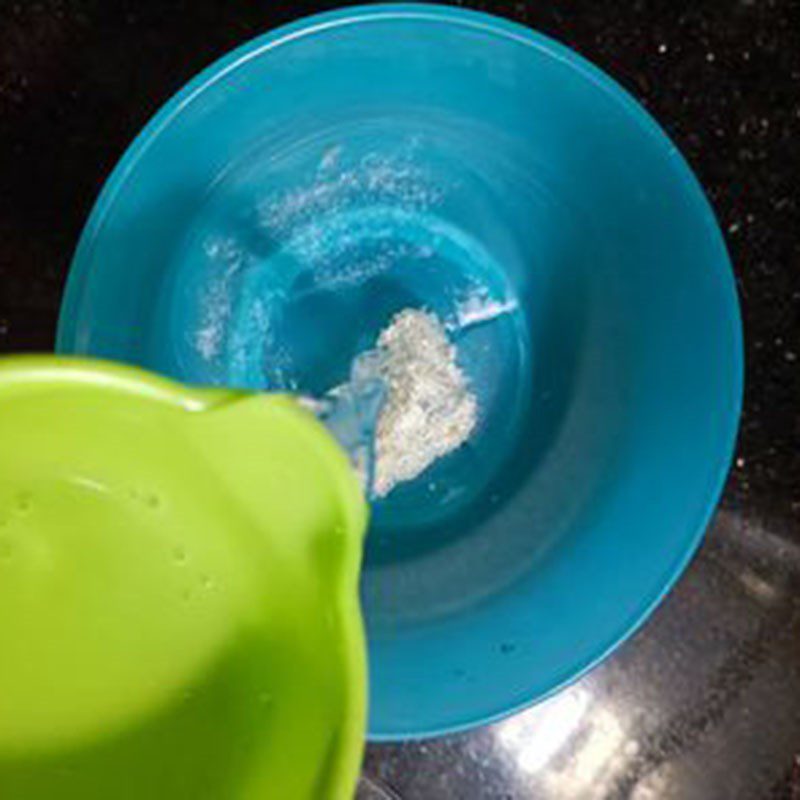 Step 1 Prepare the ingredients for stewed bird's nest with lychee