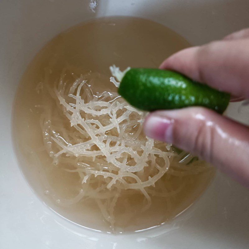 Step 1 Prepare the ingredients for Seaweed Jelly