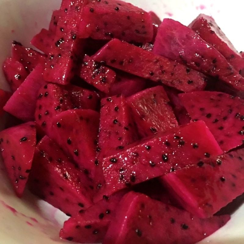 Step 1 Prepare the ingredients for dragon fruit jackfruit smoothie