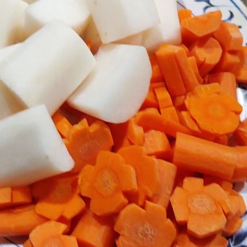 Step 1 Prepare the ingredients for braised oxtail with lotus seeds