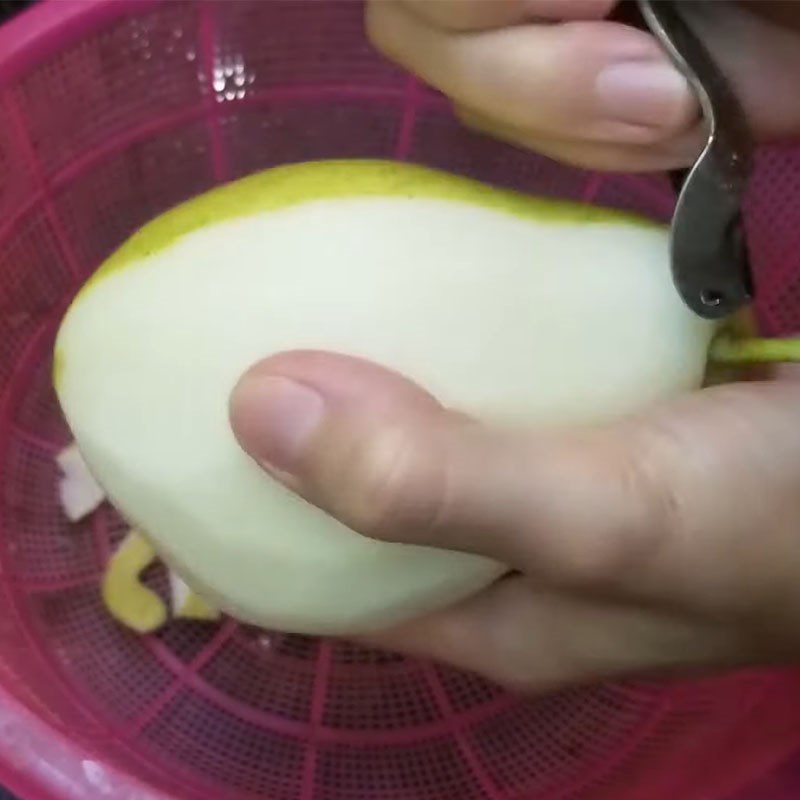 Step 1 Prepare the ingredients for Ginger Honey Steamed Pears