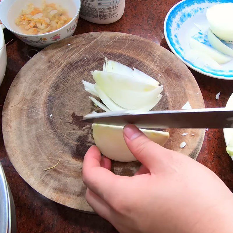 Step 1 Prepare the ingredients for Soft-boiled Egg Noodles