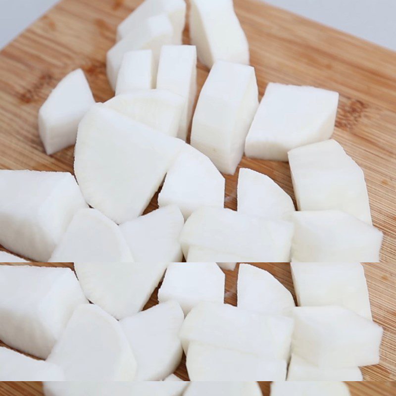 Step 1 Prepare the ingredients for Radish Soup with Pork Ribs