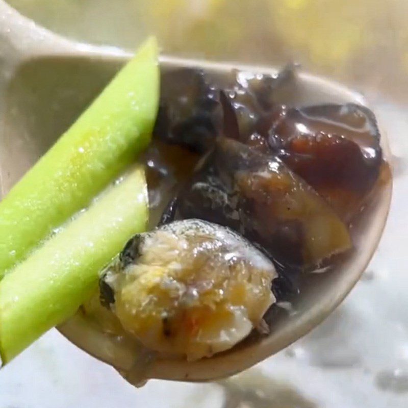 Step 1 Prepare the ingredients for Thai-style snail