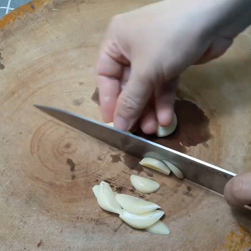 Step 1 Prepare the ingredients for Stir-fried Bok Choy with Straw Mushrooms