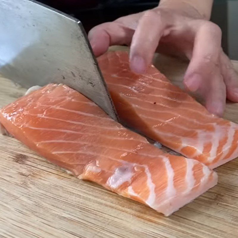 Step 1 Prepare the ingredients for White Radish Salmon Soup