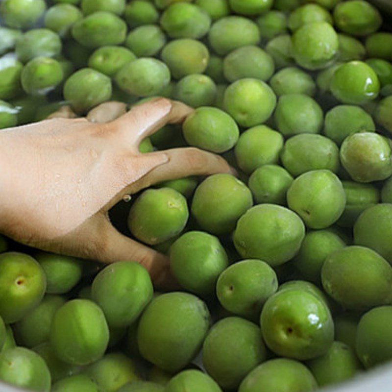 Step 1 Preparing the Ingredients for Japanese Umeshu Plum Wine