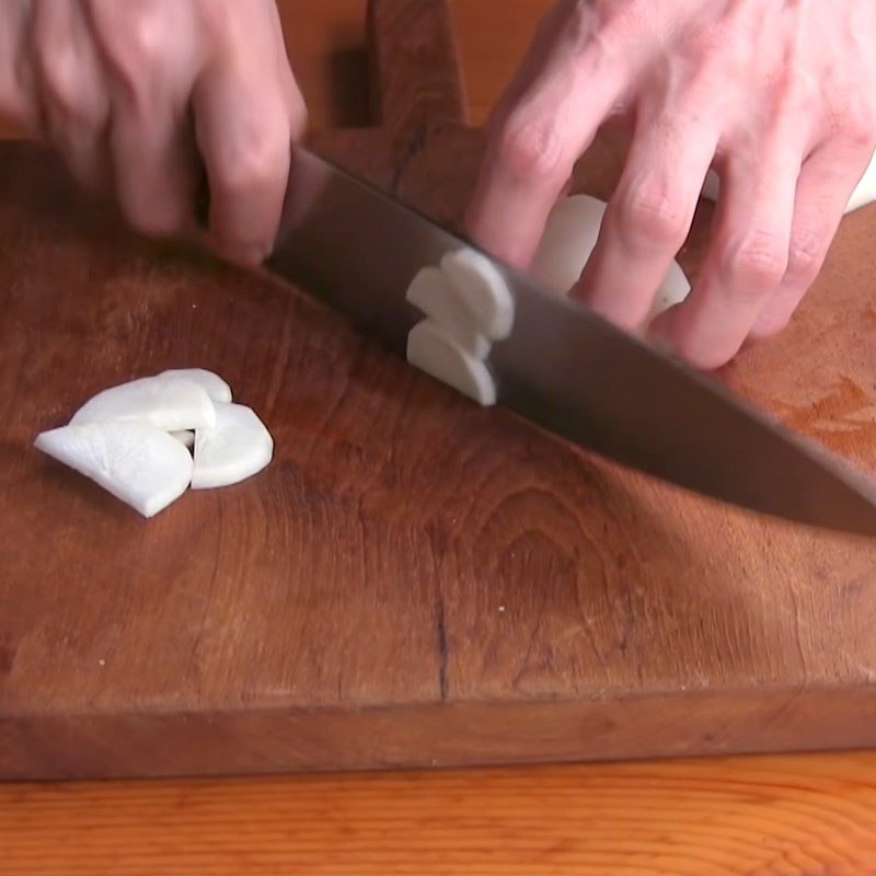 Step 1 Prepare the ingredients for Miso Radish Soup