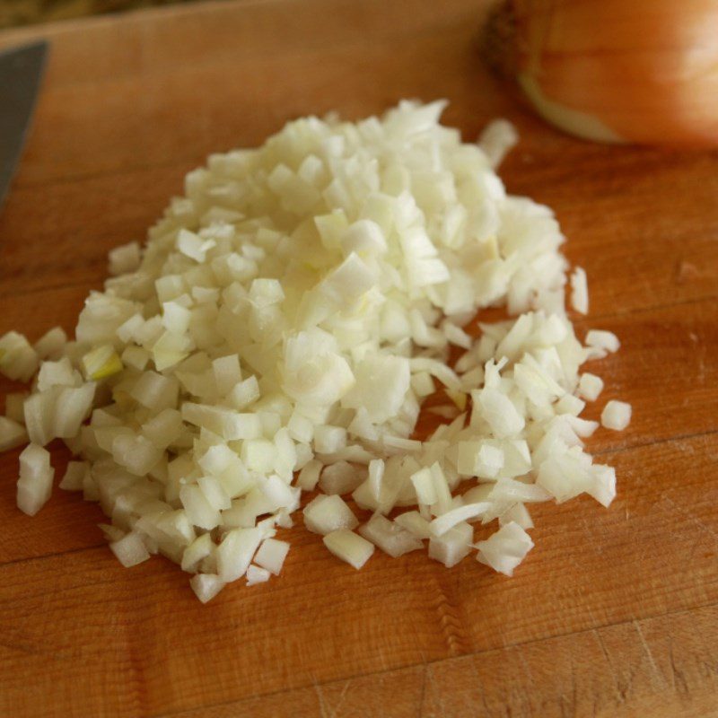 Step 1 Prepare the ingredients for Fried Pho