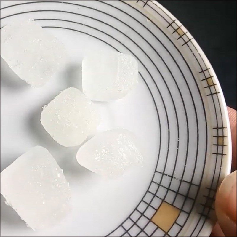 Step 1 Prepare the ingredients for Steamed Chives with Rock Sugar