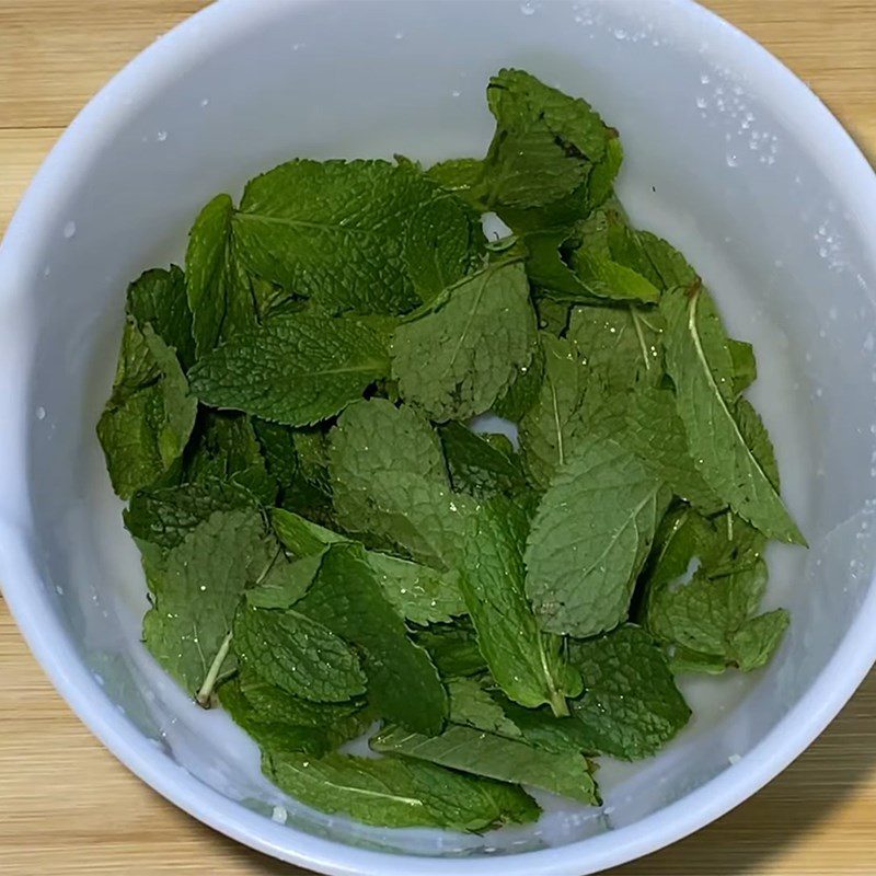 Step 1 Prepare the ingredients for Mint Gourd Juice