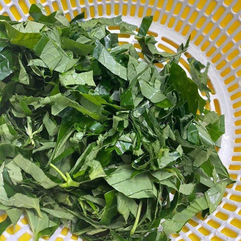 Step 1 Prepare the Ingredients for Stir-Fried Bamboo Shoot with Betel Leaves