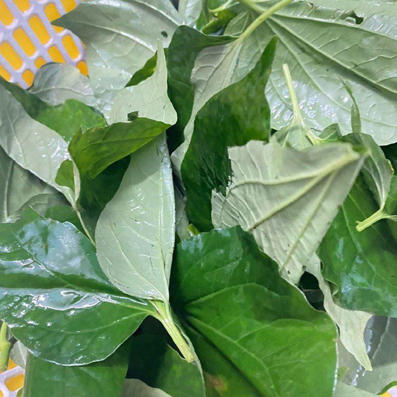 Step 1 Prepare the Ingredients for Stir-Fried Bamboo Shoot with Betel Leaves