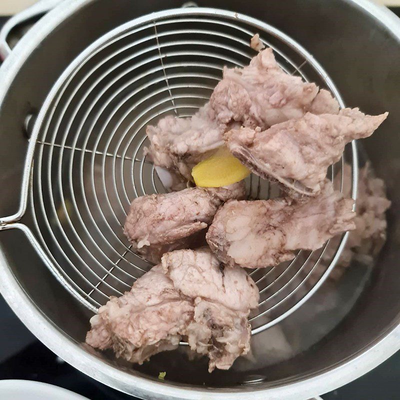 Step 2 Prepare other ingredients for Pork Bone Soup with Taro and Sour Fruit