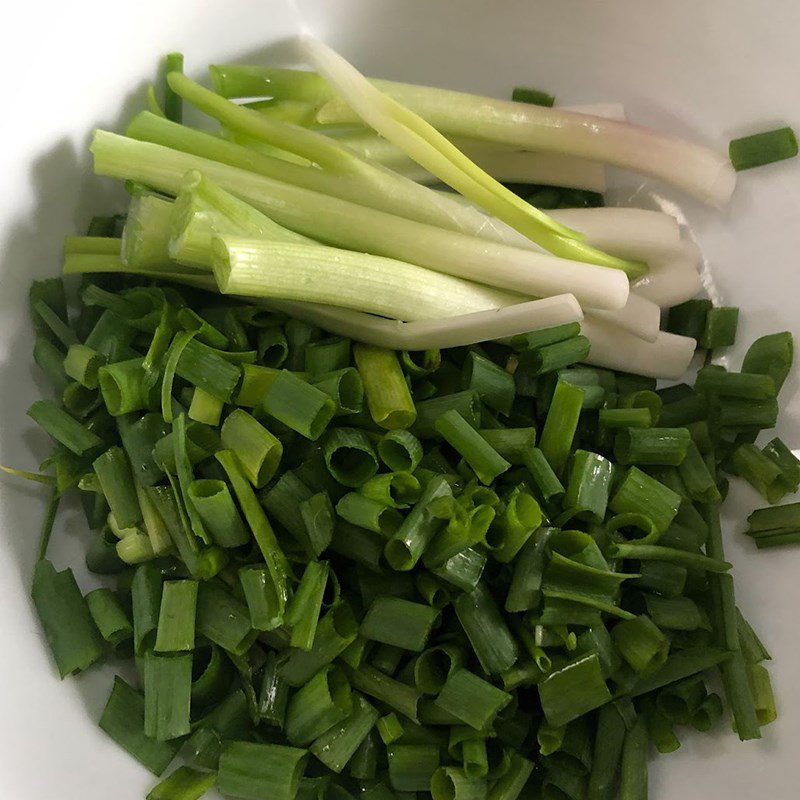 Step 1 Prepare the side ingredients for Hue shrimp and pork tapioca noodles