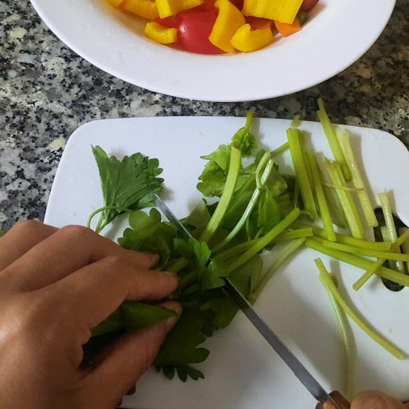 Step 1 Prepare ingredients and marinate the beef Stir-fried Beef with Bell Peppers and Celery