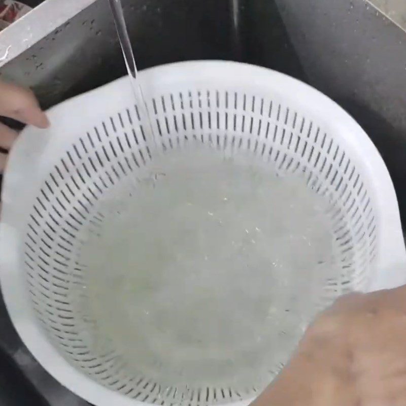 Step 2 Prepare the aloe vera Aloe Vera with red apple chia seeds
