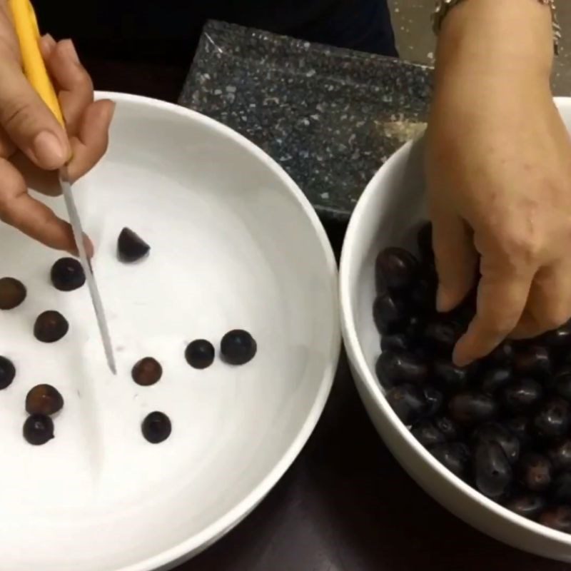 Step 1 Prepare the grapes for Grape Syrup