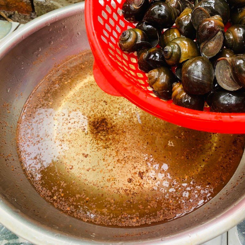 Step 1 Preparing Snails Spicy Ginger Snails