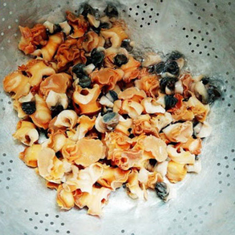 Step 1 Prepare the snails Snail cooked with banana and tofu