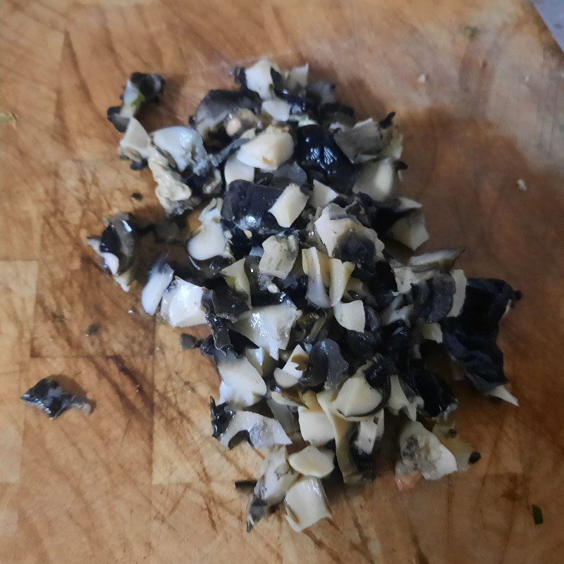 Step 1 Preparing the apple snails Stuffed apple snails (recipe shared by users)